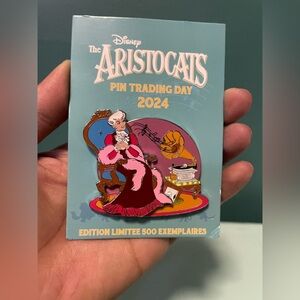 Disneyland Paris Pin Trading Day Madame and Duchess - ARISTOCATS - LE 500 Pin